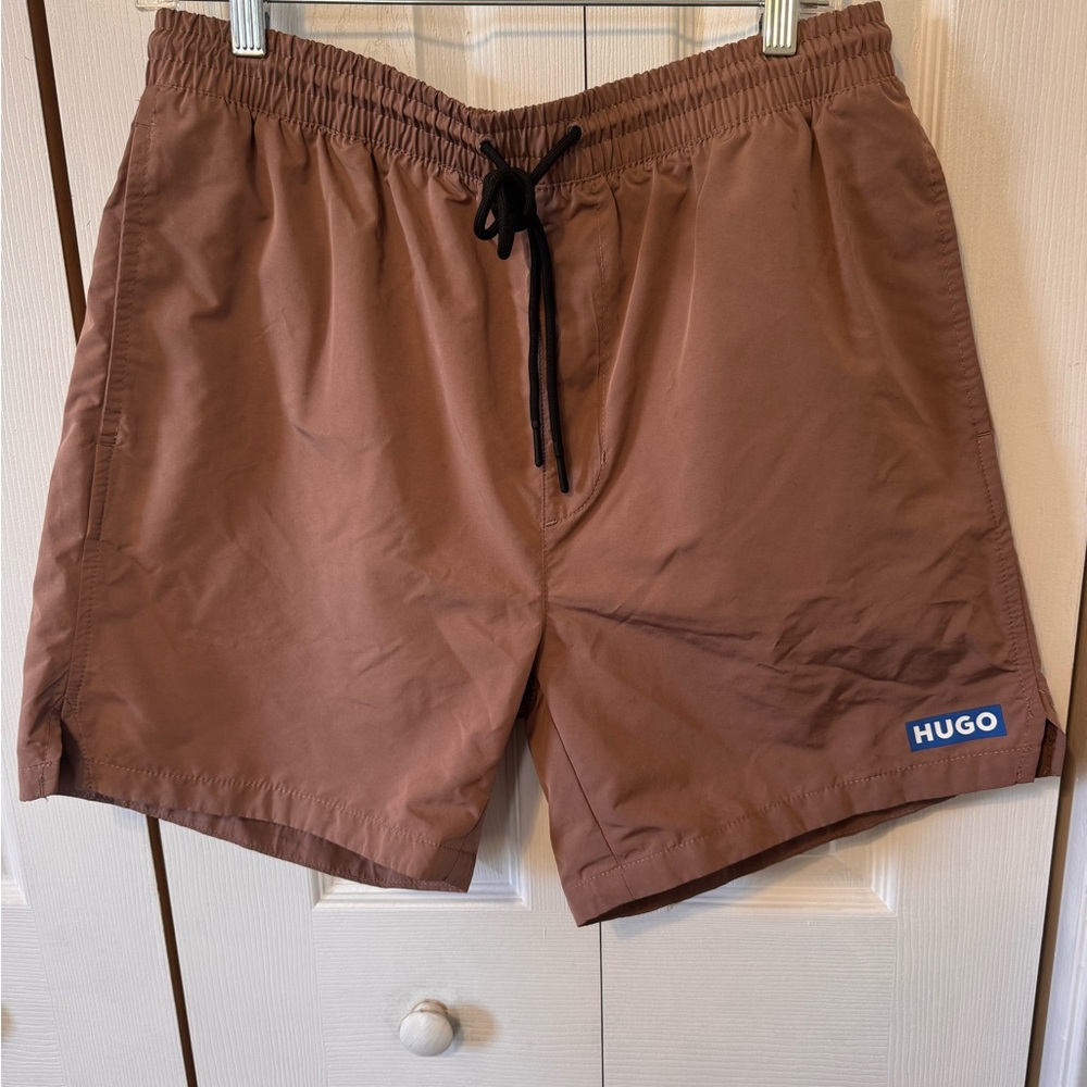 HUGO Boss Mens Brown Shorts Drawstring Size Medium Elastic Waist , small flaw - Picture 2 of 12